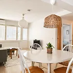 Apartmán Valoisa Ilmastoitu Kolmio Keskustassa Kahdella Makuuhuoneella, Oma Parkkipaikka Kuopio
