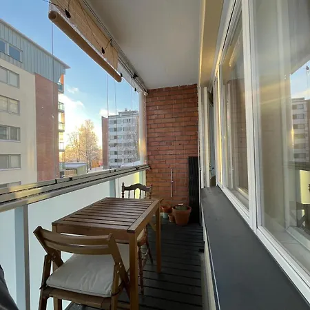 Valoisa Ilmastoitu Kolmio Keskustassa Kahdella Makuuhuoneella, Oma Parkkipaikka *