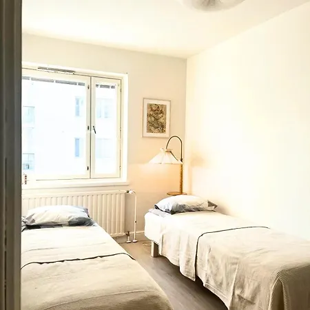 شقة Valoisa Ilmastoitu Kolmio Keskustassa Kahdella Makuuhuoneella, Oma Parkkipaikka كوبيو