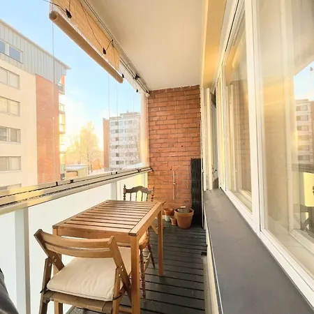 Valoisa Ilmastoitu Kolmio Keskustassa Kahdella Makuuhuoneella, Oma Parkkipaikka كوبيو